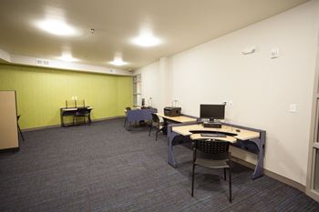 Broadway flats cyber cafe